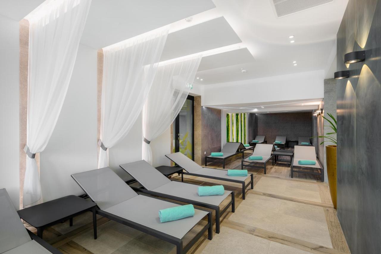 Mercure Center Hotel 4*